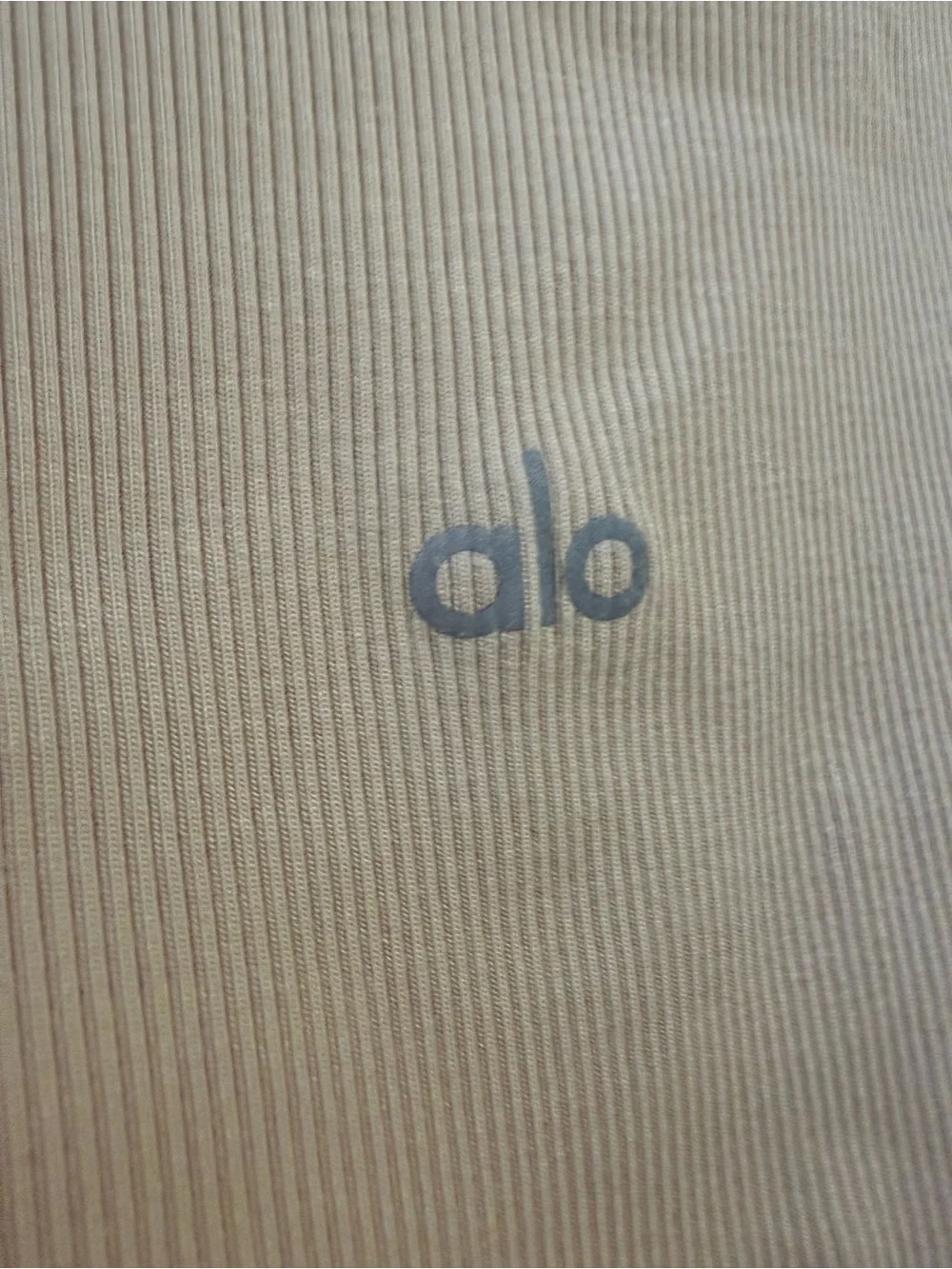 ALO Yoga En Point Ribbed Cream Tank Top Small 4 6 shirt Tan  EUC Built in Bra